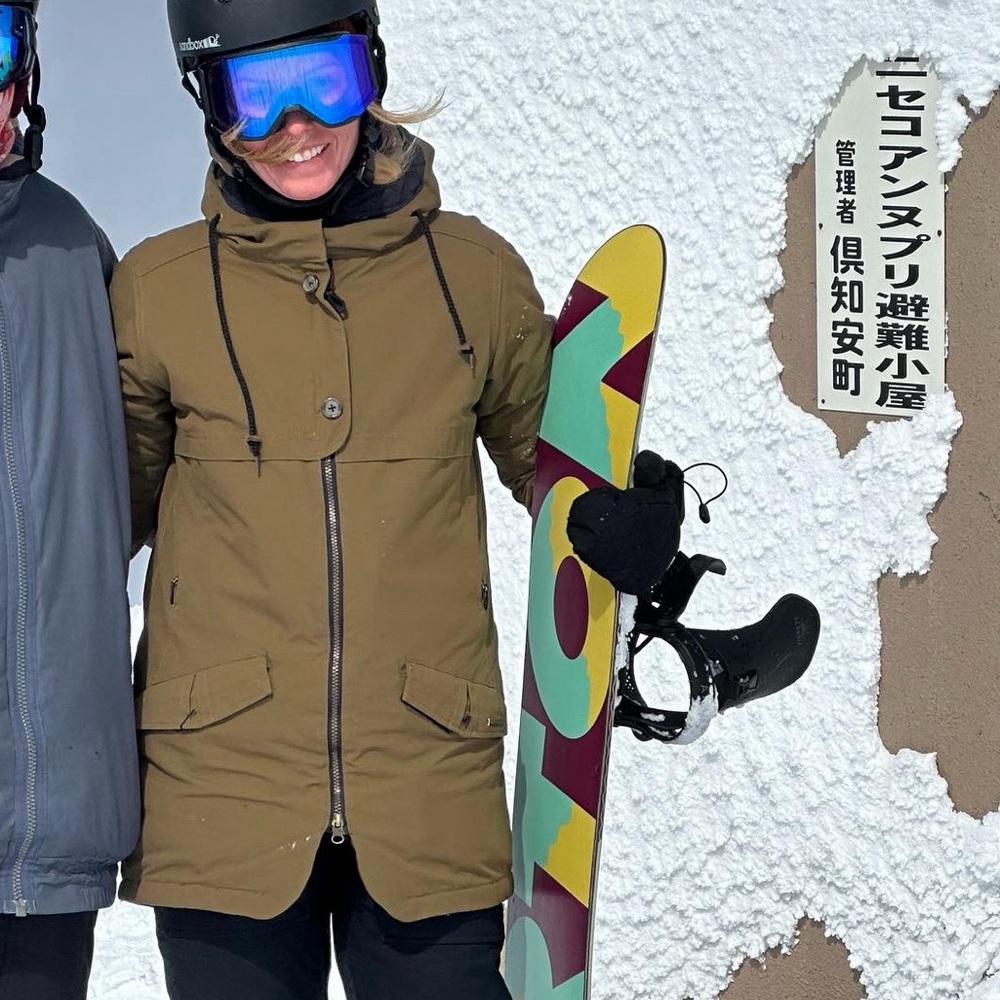 686 women’s snowboard jacket